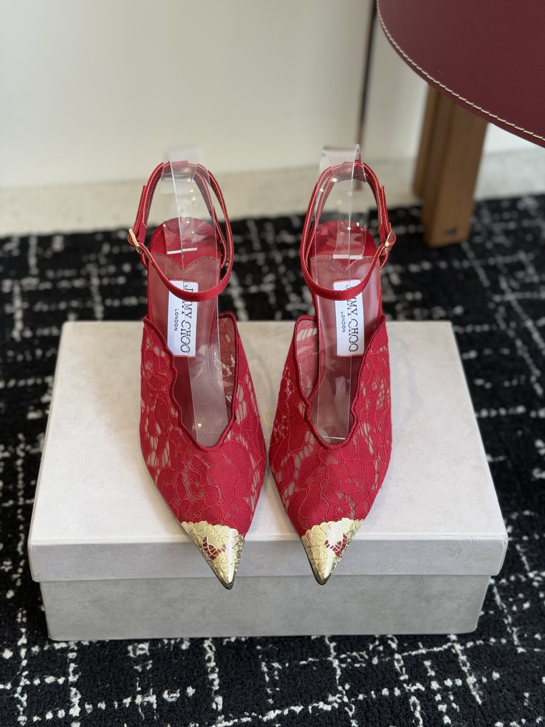 代购级Jimmy Choo jc  周仰杰  新款蕾丝高跟鞋，这对复古小蕾丝，绝对是鞋柜C位的不二之选！