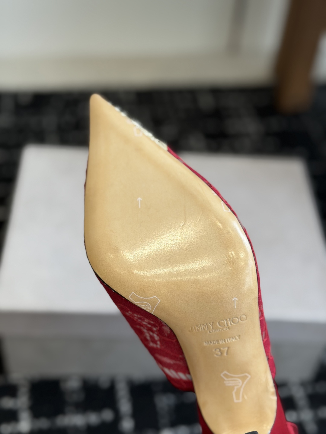 代购级Jimmy Choo jc 周仰杰 新款蕾丝高跟鞋,这对复古小蕾丝,绝对是鞋柜C位的不二之选! 代购级Jimmy Choo jc 周仰杰 新款蕾丝高跟鞋,这对复古小蕾丝,绝对是鞋柜C位的不二之选!