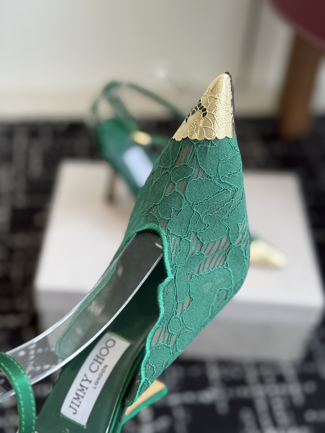 代购级Jimmy Choo jc 周仰杰 新款蕾丝高跟鞋,这对复古小蕾丝,绝对是鞋柜C位的不二之选! 代购级Jimmy Choo jc 周仰杰 新款蕾丝高跟鞋,这对复古小蕾丝,绝对是鞋柜C位的不二之选!