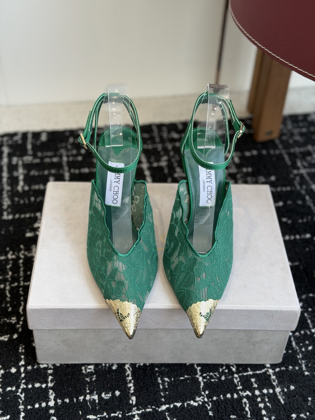 代购级Jimmy Choo jc  周仰杰  新款蕾丝高跟鞋，这对复古小蕾丝，绝对是鞋柜C位的不二之选！