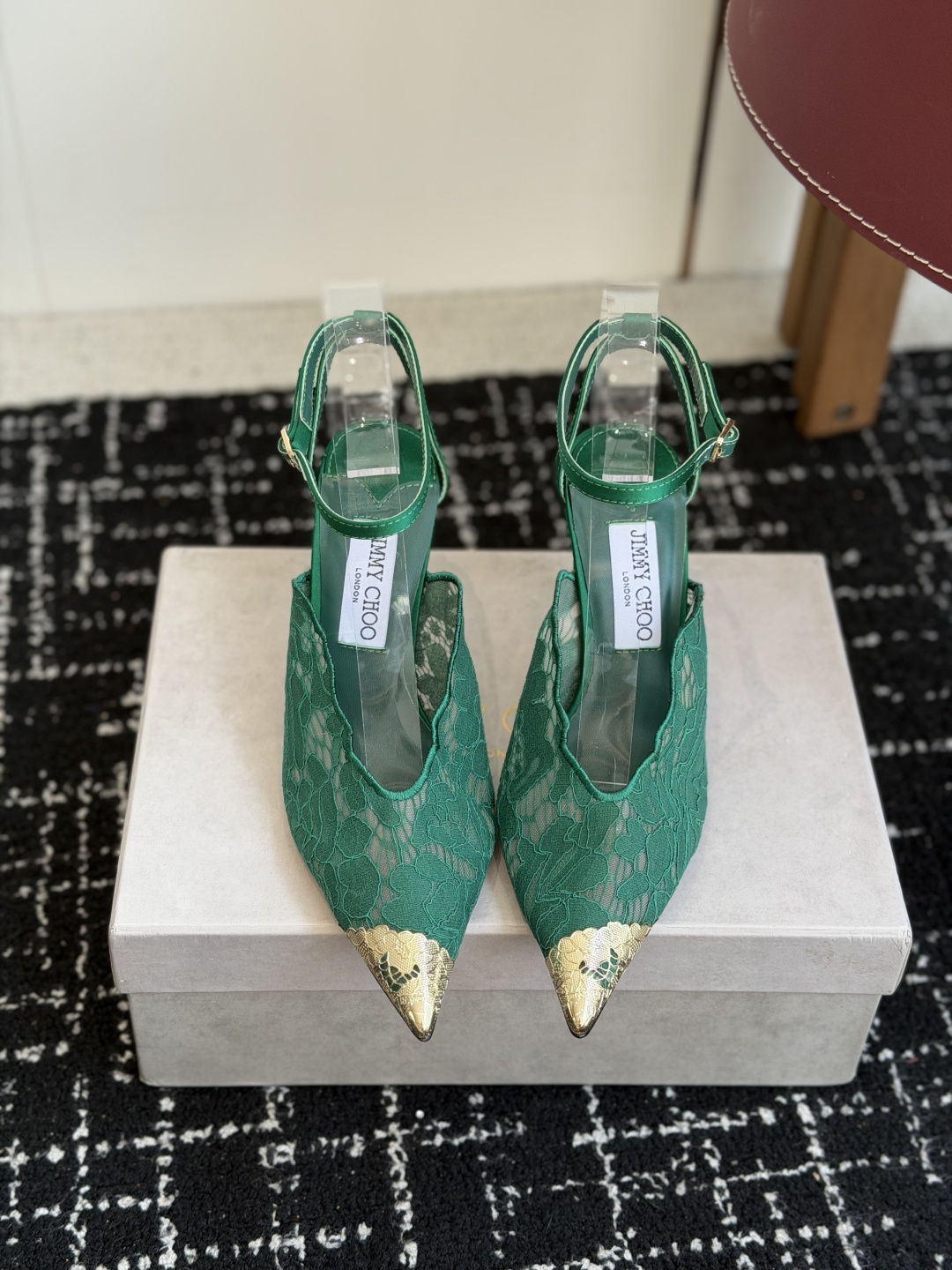 代购级Jimmy Choo jc  周仰杰  新款蕾丝高跟鞋，这对复古小蕾丝，绝对是鞋柜C位的不二之选！