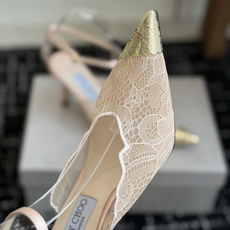 代购级Jimmy Choo jc 周仰杰 新款蕾丝高跟鞋,这对复古小蕾丝,绝对是鞋柜C位的不二之选! 代购级Jimmy Choo jc 周仰杰 新款蕾丝高跟鞋,这对复古小蕾丝,绝对是鞋柜C位的不二之选!