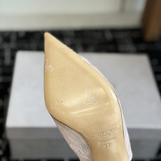 代购级Jimmy Choo jc 周仰杰 新款蕾丝高跟鞋,这对复古小蕾丝,绝对是鞋柜C位的不二之选! 代购级Jimmy Choo jc 周仰杰 新款蕾丝高跟鞋,这对复古小蕾丝,绝对是鞋柜C位的不二之选!