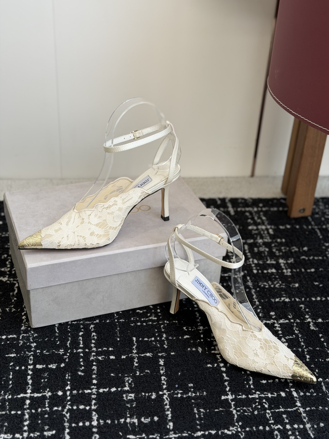 代购级Jimmy Choo jc  周仰杰  新款蕾丝高跟鞋，这对复古小蕾丝，绝对是鞋柜C位的不二之选！