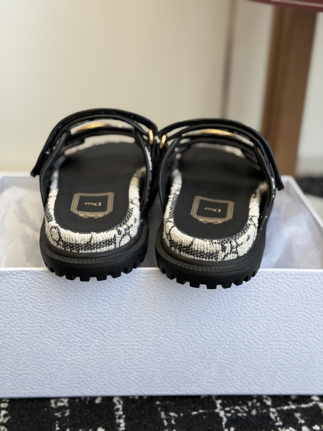 代购级Dior 夏季爆款 魔术贴拖鞋 凉鞋 GO原版复刻 高端定制  超耐看超百搭款 上脚非常舒适 超好