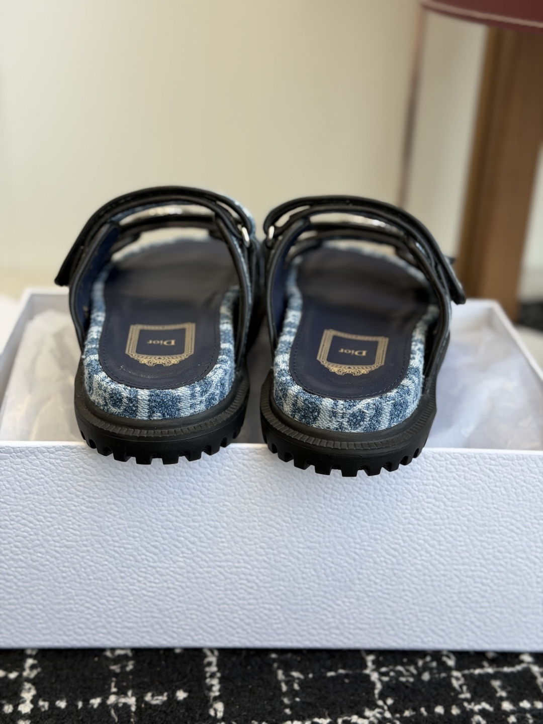代购级Dior 夏季爆款 魔术贴拖鞋 凉鞋 GO原版复刻 高端定制  超耐看超百搭款 上脚非常舒适 超好