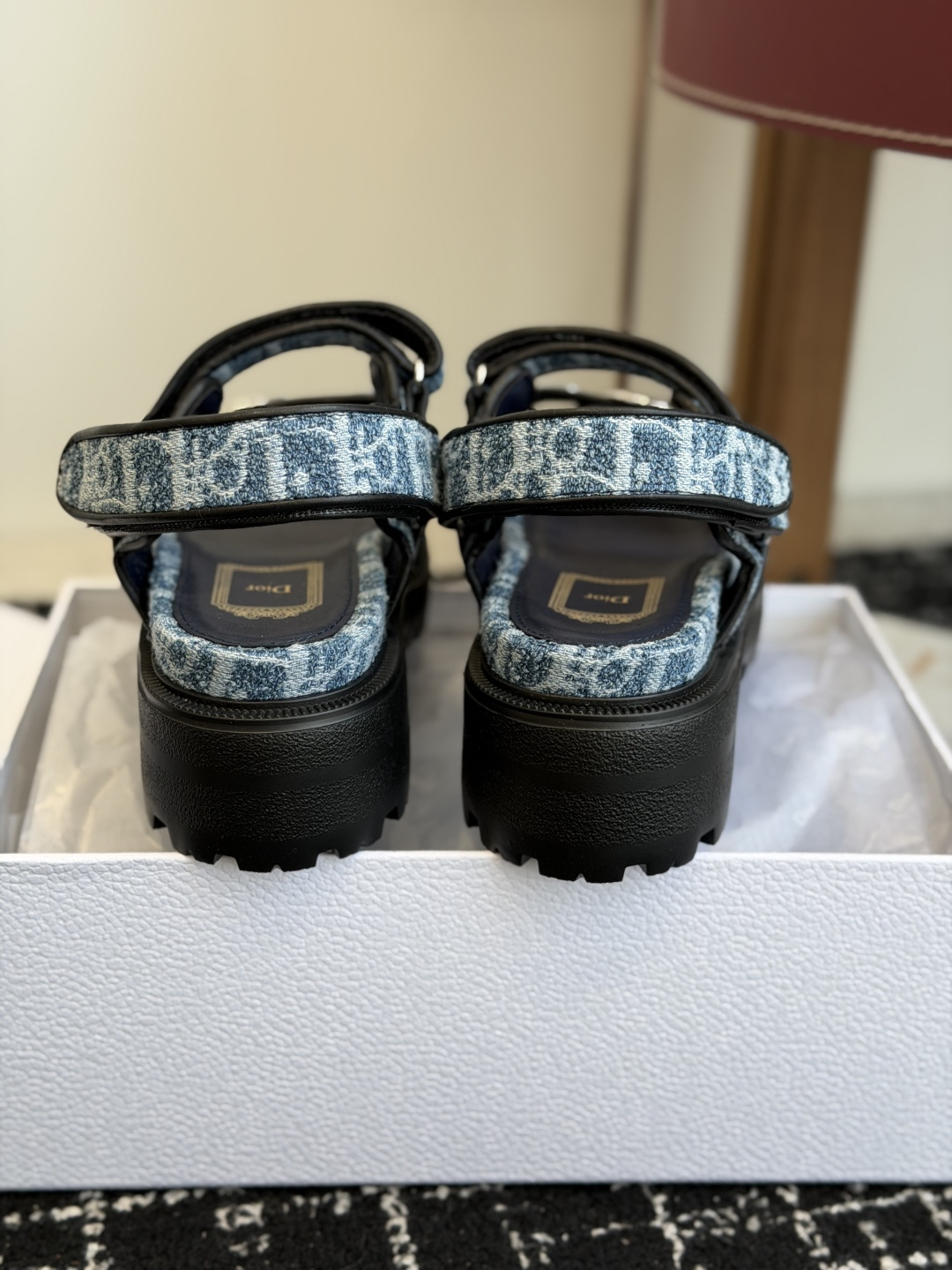 代购级Dior 夏季爆款 魔术贴拖鞋 凉鞋 GO原版复刻 高端定制  超耐看超百搭款 上脚非常舒适 超好