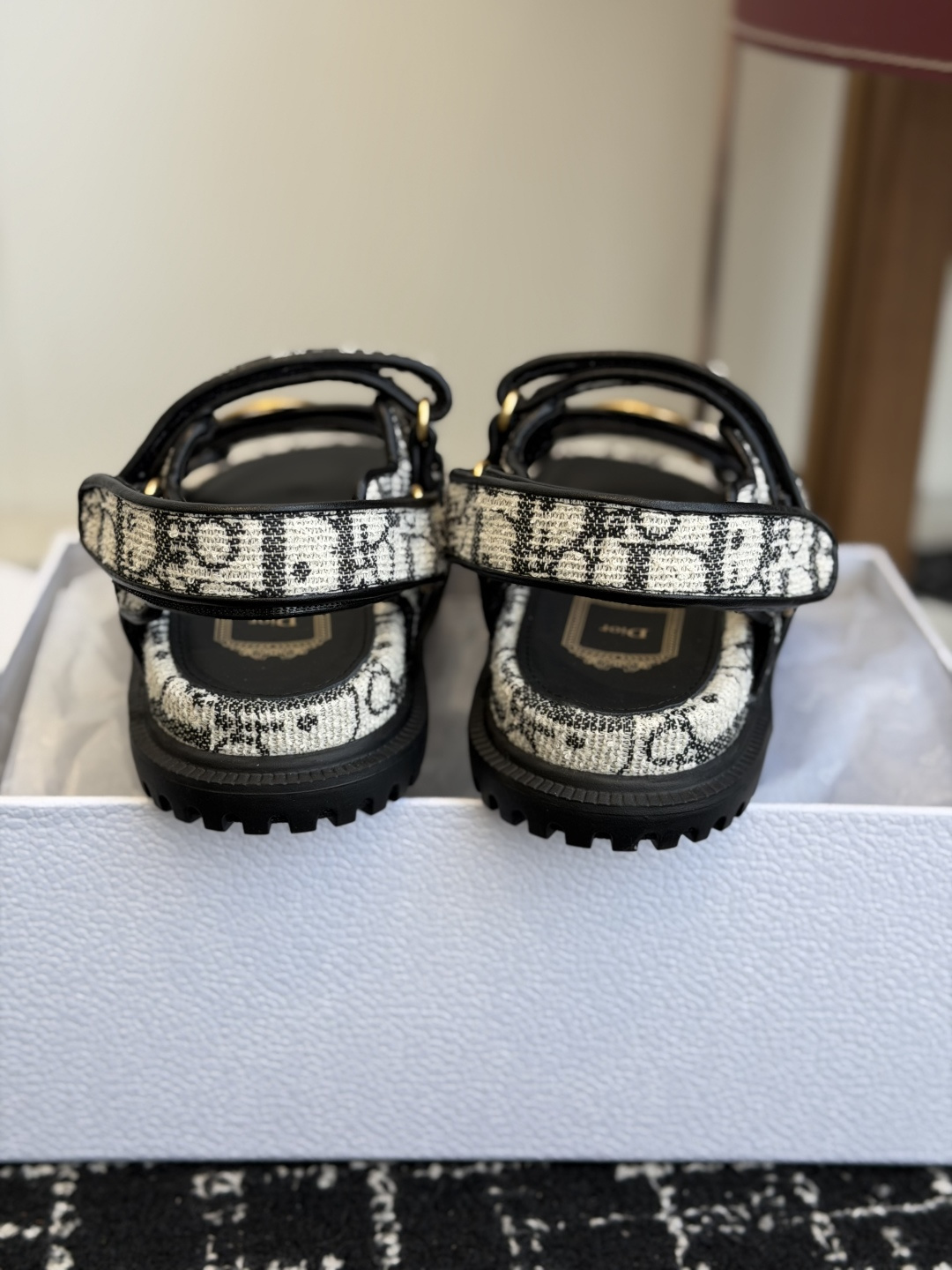 代购级Dior 夏季爆款 魔术贴拖鞋 凉鞋 GO原版复刻 高端定制  超耐看超百搭款 上脚非常舒适 超好