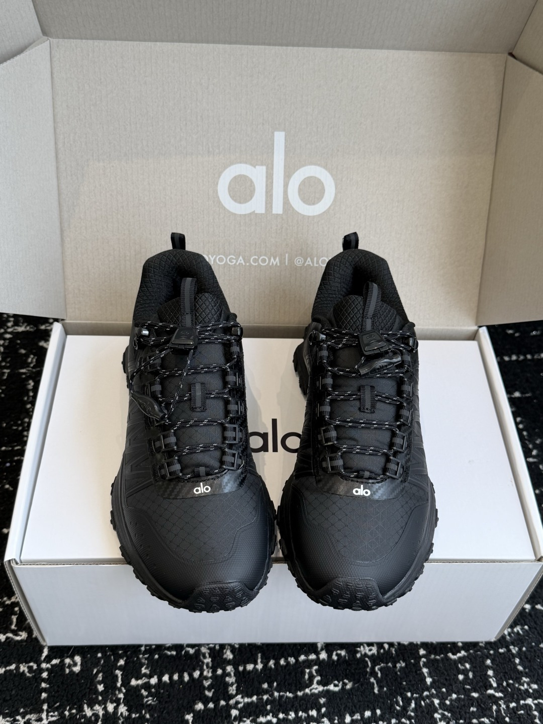 NO:875448,Purchasing agent alo26s new spring and summer thick sole comfortable couple style casual sports running shoes alo understands girls better than Nike!  Super versatile on the feet!  And super comfortable!  It’s a thick-soled model but not heavy on the feet at all!  Very light!  It looks even better with socks!  And it’s the same model recommended by celebrities~the upper toes are taller and the legs are slimmer!  Size #Female 35-40 (Female 40 is custom-made and non-refundable) #Male 39-45 (Male 45 is custom-made and non-refundable), casual shoes/sports shoes, sneakers19860909代购级 alo26s 春夏新款 厚底舒适 情侣款 休闲 运动跑步鞋 alo比耐克更懂女生！上脚超级百搭！而且超级舒适！是厚底款但是上脚一点都不沉重！ 非常轻便！套上袜套搭配更好看！而且还是明星同款推荐～上脚增高显腿细！ Size#女35-40（女40订做不退换） #男39-45（男45订做不退换）,休闲鞋/运动鞋,sneakers,Women's Shoes