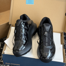 代购级Salomon𝐱 MM6 萨洛蒙联名马吉拉 26ss户外 休闲 运动鞋原版购入开发 做货 这款由M 代购级Salomon𝐱 MM6 萨洛蒙联名马吉拉 26ss户外 休闲 运动鞋原版购入开发 做货 这款由M
