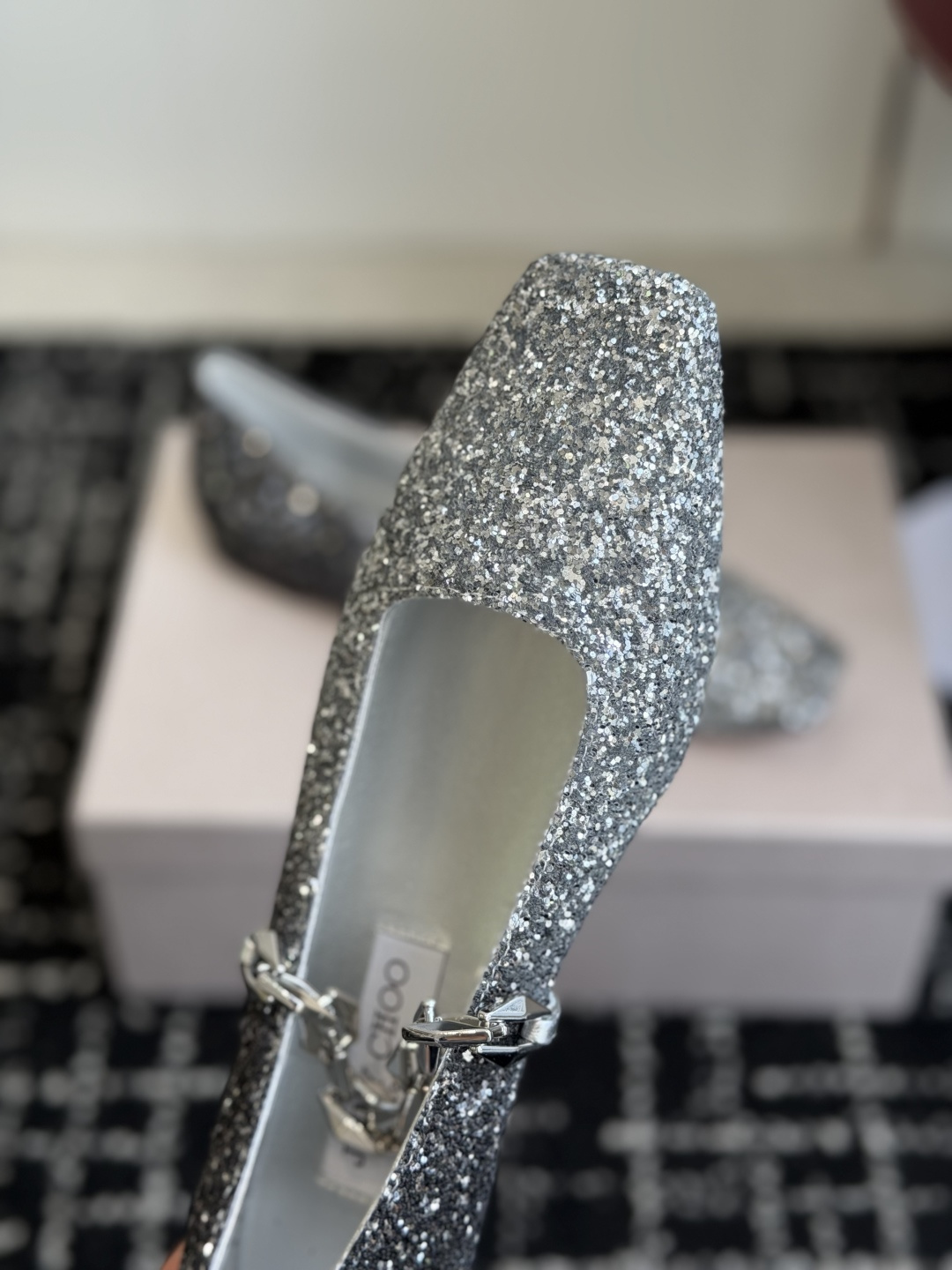 东莞代购级Jimmy Choo 26ss新品方头单鞋 高品质颜值单品推荐，贸易公司订单同步专柜 主打精致