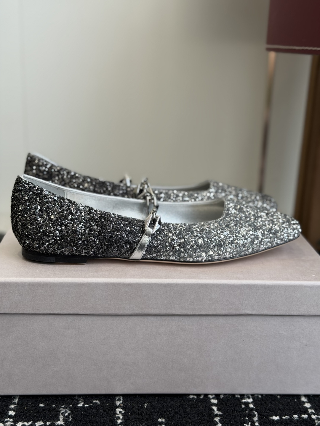 东莞代购级Jimmy Choo 26ss新品方头单鞋 高品质颜值单品推荐，贸易公司订单同步专柜 主打精致