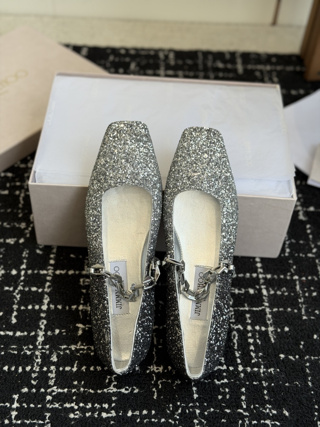 东莞代购级Jimmy Choo 26ss新品方头单鞋 高品质颜值单品推荐，贸易公司订单同步专柜 主打精致