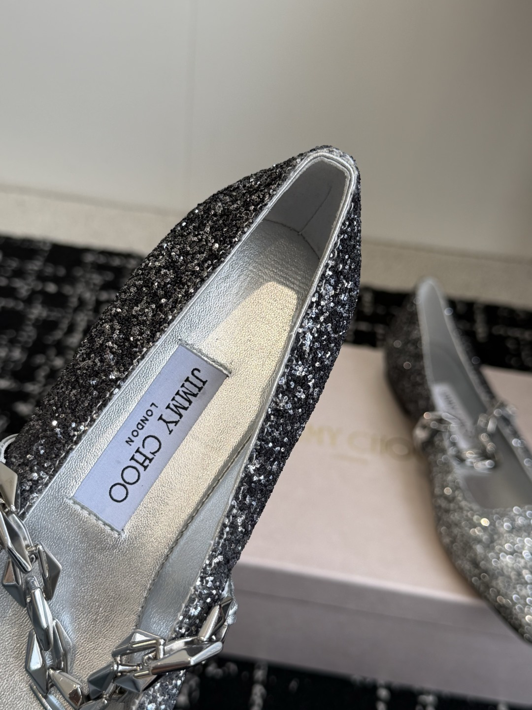 东莞代购级Jimmy Choo 26ss新品方头单鞋 高品质颜值单品推荐，贸易公司订单同步专柜 主打精致
