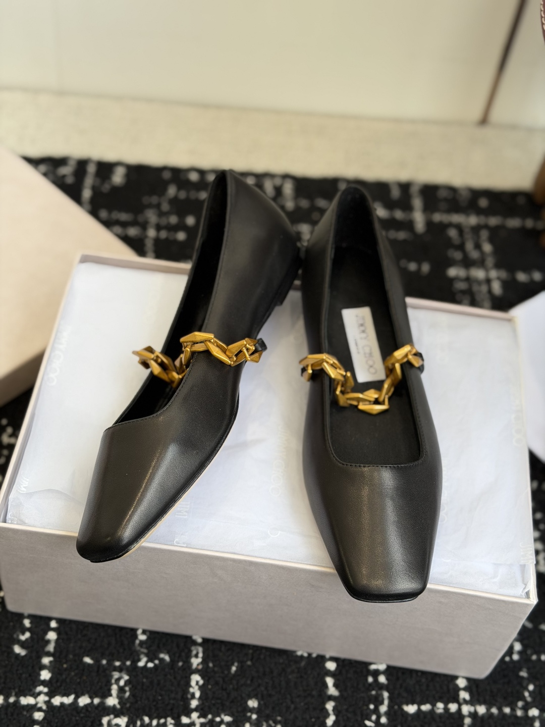 东莞代购级Jimmy Choo 26ss新品方头单鞋 高品质颜值单品推荐，贸易公司订单同步专柜 主打精致