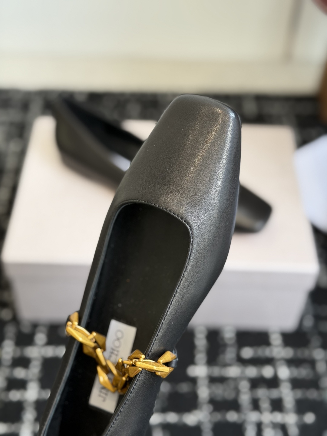 东莞代购级Jimmy Choo 26ss新品方头单鞋 高品质颜值单品推荐，贸易公司订单同步专柜 主打精致