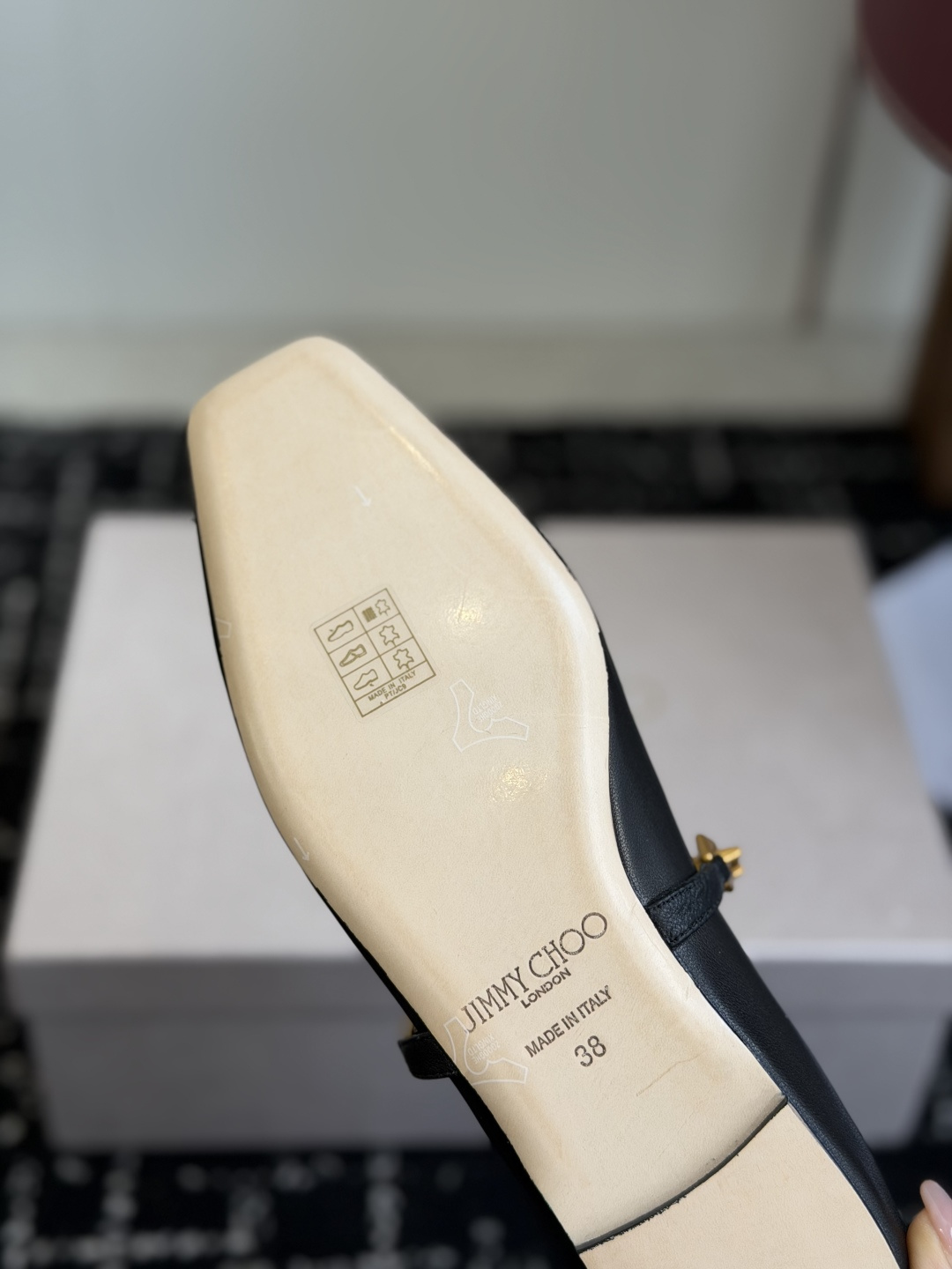 东莞代购级Jimmy Choo 26ss新品方头单鞋 高品质颜值单品推荐，贸易公司订单同步专柜 主打精致