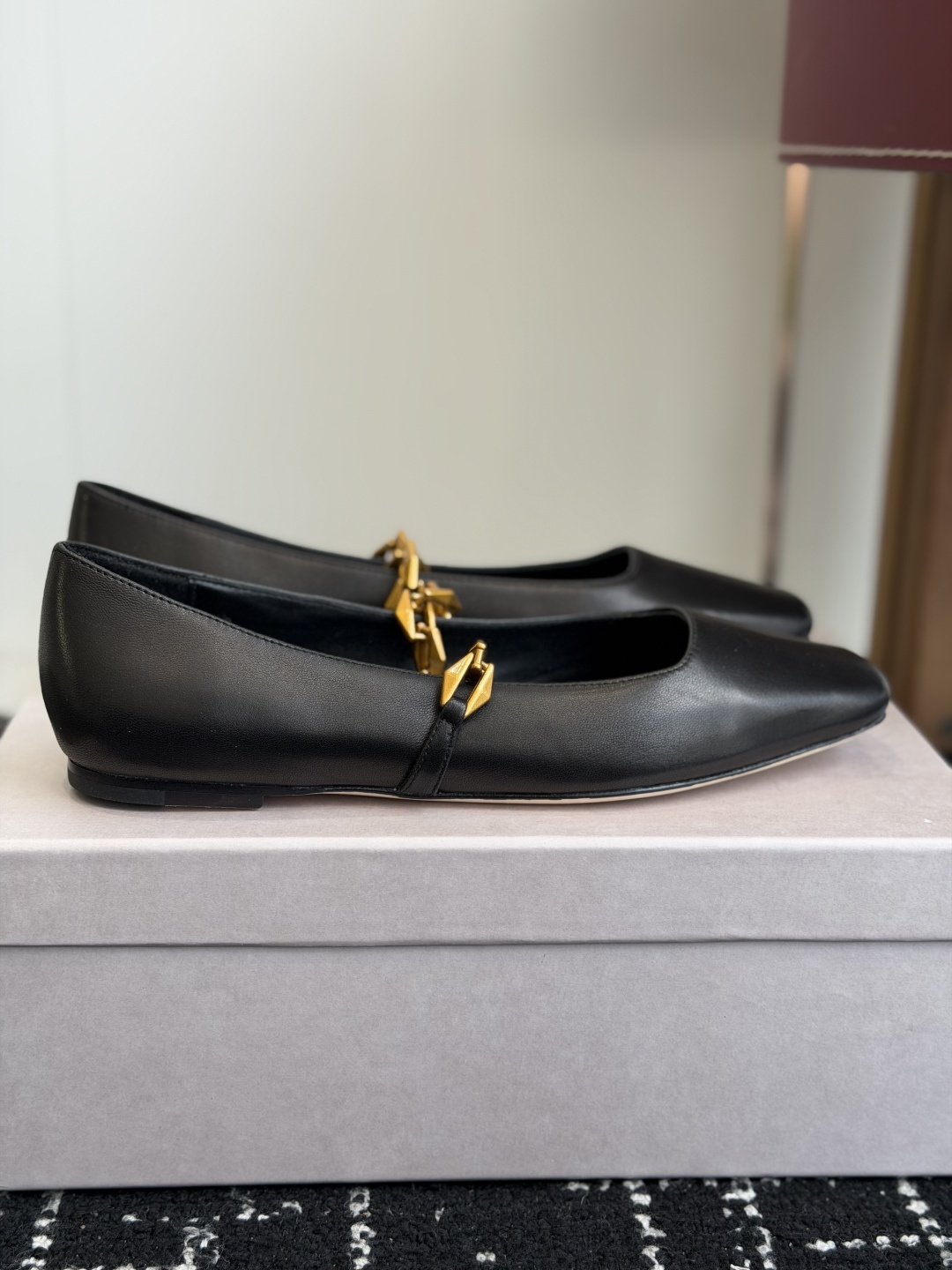 东莞代购级Jimmy Choo 26ss新品方头单鞋 高品质颜值单品推荐，贸易公司订单同步专柜 主打精致