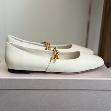 东莞代购级Jimmy Choo 26ss新品方头单鞋 高品质颜值单品推荐,贸易公司订单同步专柜 主打精致 东莞代购级Jimmy Choo 26ss新品方头单鞋 高品质颜值单品推荐,贸易公司订单同步专柜 主打精致