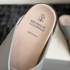 东莞代购级Brunello Cucinelli BC男士休闲凉拖鞋|此款凉拖鞋鞋面料采用意大利进口荔枝纹 东莞代购级Brunello Cucinelli BC男士休闲凉拖鞋|此款凉拖鞋鞋面料采用意大利进口荔枝纹