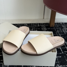 东莞代购级Brunello Cucinelli BC男士休闲凉拖鞋|此款凉拖鞋鞋面料采用意大利进口荔枝纹 东莞代购级Brunello Cucinelli BC男士休闲凉拖鞋|此款凉拖鞋鞋面料采用意大利进口荔枝纹