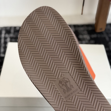 东莞代购级Brunello Cucinelli BC男士休闲凉拖鞋|此款凉拖鞋鞋面料采用意大利进口荔枝纹 东莞代购级Brunello Cucinelli BC男士休闲凉拖鞋|此款凉拖鞋鞋面料采用意大利进口荔枝纹
