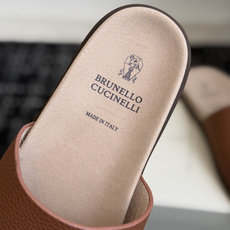 东莞代购级Brunello Cucinelli BC男士休闲凉拖鞋|此款凉拖鞋鞋面料采用意大利进口荔枝纹 东莞代购级Brunello Cucinelli BC男士休闲凉拖鞋|此款凉拖鞋鞋面料采用意大利进口荔枝纹