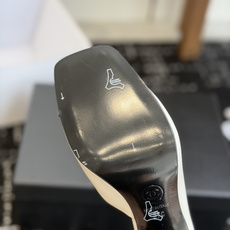代购级CHANEL小香 26ss 早春新款 大方头跟鞋,复古法式优雅感,高级感十足,大胆的配色时尚感拉满 代购级CHANEL小香 26ss 早春新款 大方头跟鞋,复古法式优雅感,高级感十足,大胆的配色时尚感拉满