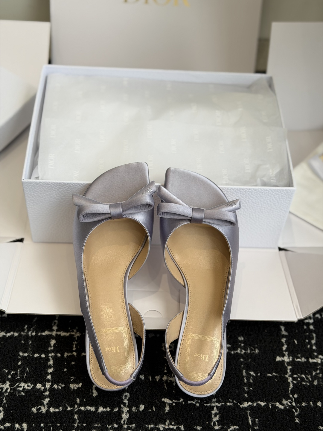 东莞代购级迪奥 Dior 26ss 新色 新元素MISS DIOR 春夏新款方头蝴蝶结拖鞋刺绣、丝绸元素