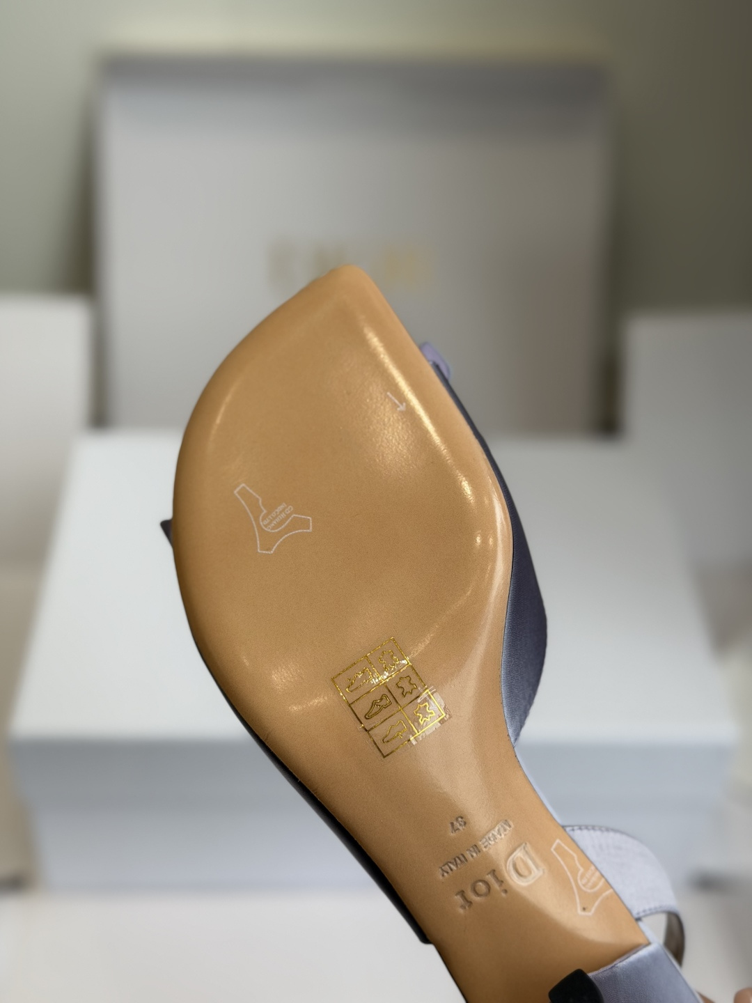 东莞代购级迪奥 Dior 26ss 新色 新元素MISS DIOR 春夏新款方头蝴蝶结拖鞋刺绣、丝绸元素