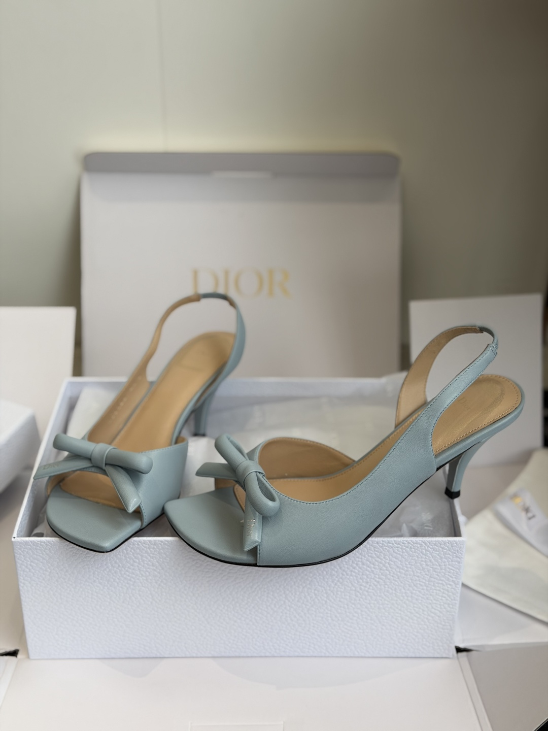 东莞代购级迪奥 Dior 26ss 新色 新元素MISS DIOR 春夏新款方头蝴蝶结拖鞋刺绣、丝绸元素