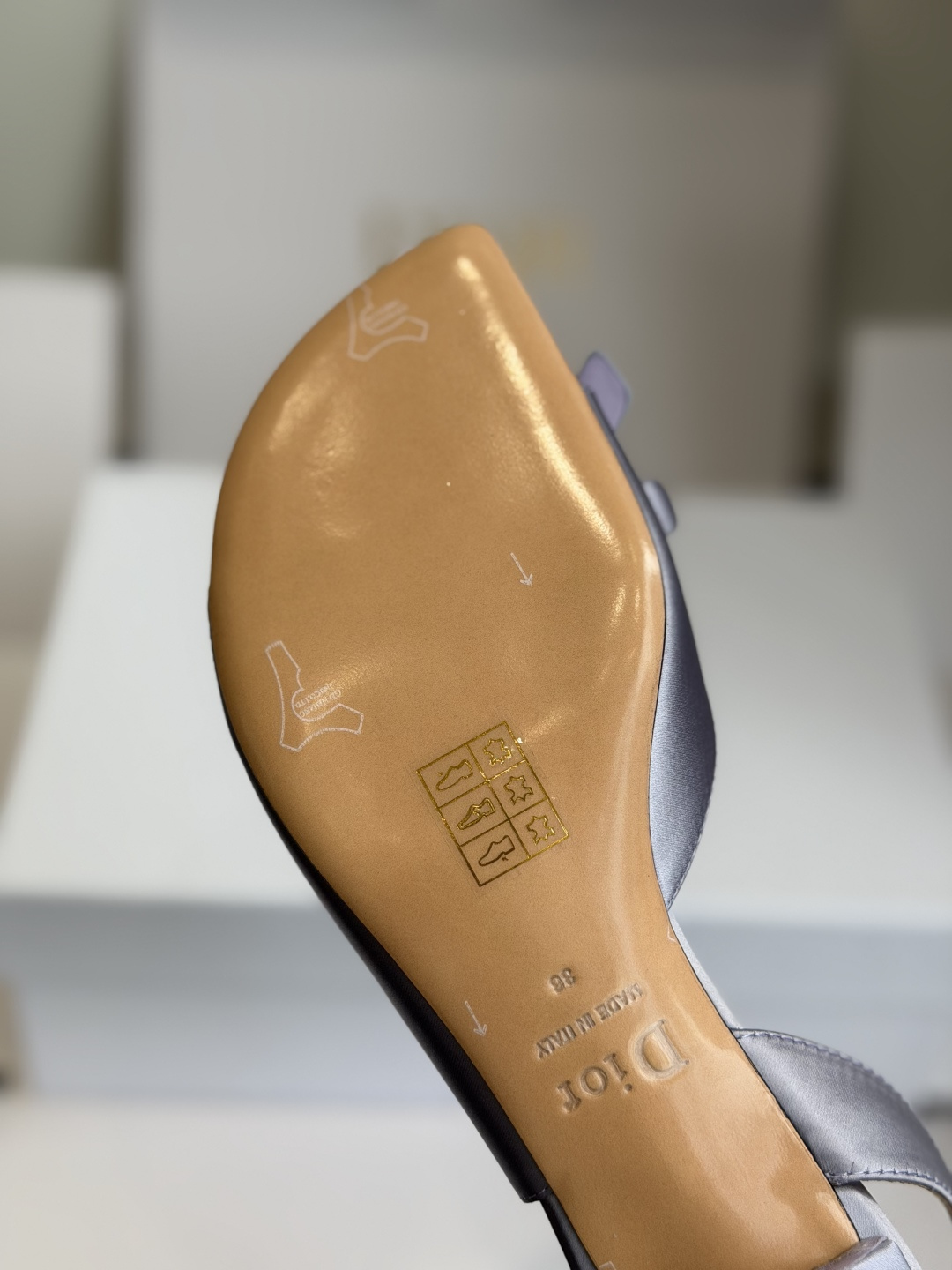 东莞代购级迪奥 Dior 26ss 新色 新元素MISS DIOR 春夏新款方头蝴蝶结拖鞋刺绣、丝绸元素