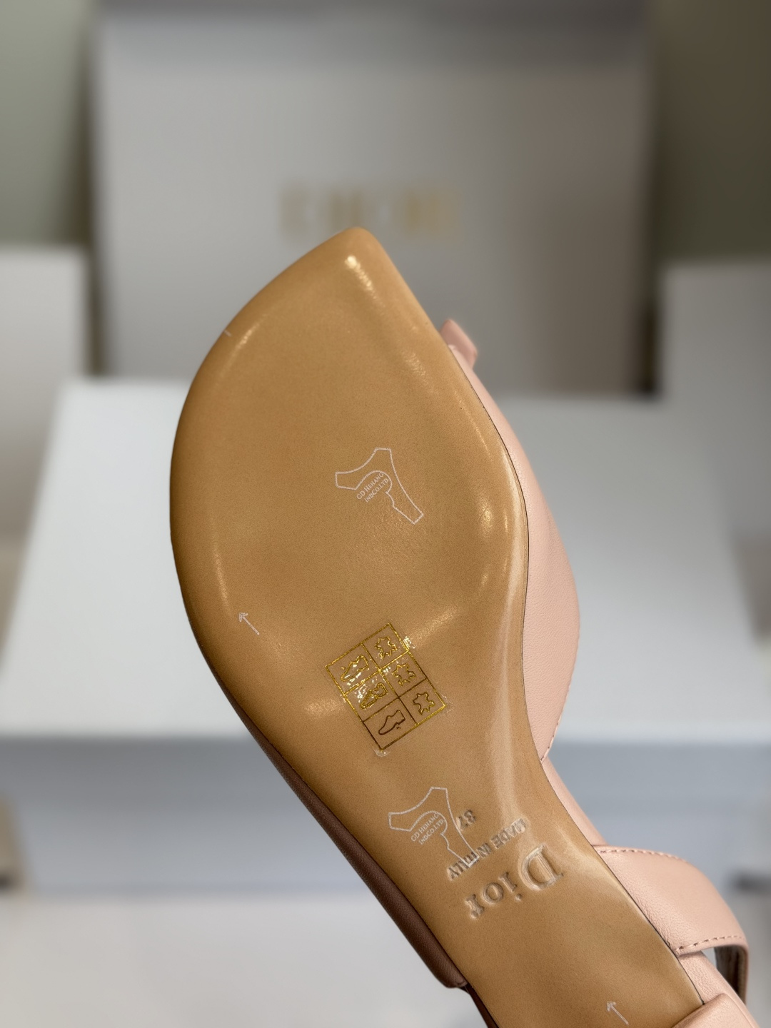 东莞代购级迪奥 Dior 26ss 新色 新元素MISS DIOR 春夏新款方头蝴蝶结拖鞋刺绣、丝绸元素