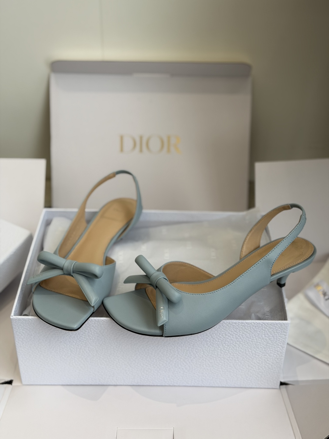 东莞代购级迪奥 Dior 26ss 新色 新元素MISS DIOR 春夏新款方头蝴蝶结拖鞋刺绣、丝绸元素