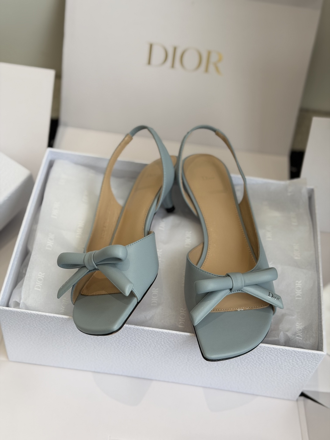 东莞代购级迪奥 Dior 26ss 新色 新元素MISS DIOR 春夏新款方头蝴蝶结拖鞋刺绣、丝绸元素