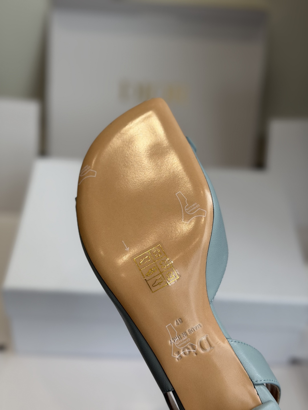 东莞代购级迪奥 Dior 26ss 新色 新元素MISS DIOR 春夏新款方头蝴蝶结拖鞋刺绣、丝绸元素