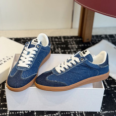 代购级ISABEL.MARANT 伊莎贝尔·玛兰 26ss 新款魔术贴德训鞋以打破常规的不羁风格展现生活 代购级ISABEL.MARANT 伊莎贝尔·玛兰 26ss 新款魔术贴德训鞋以打破常规的不羁风格展现生活
