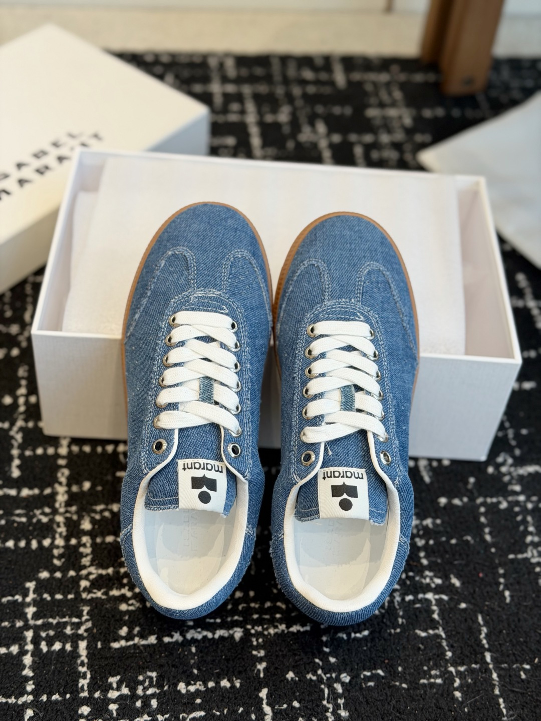 代购级ISABEL.MARANT 伊莎贝尔·玛兰 26ss 新款魔术贴德训鞋以打破常规的不羁风格展现生活 代购级ISABEL.MARANT 伊莎贝尔·玛兰 26ss 新款魔术贴德训鞋以打破常规的不羁风格展现生活