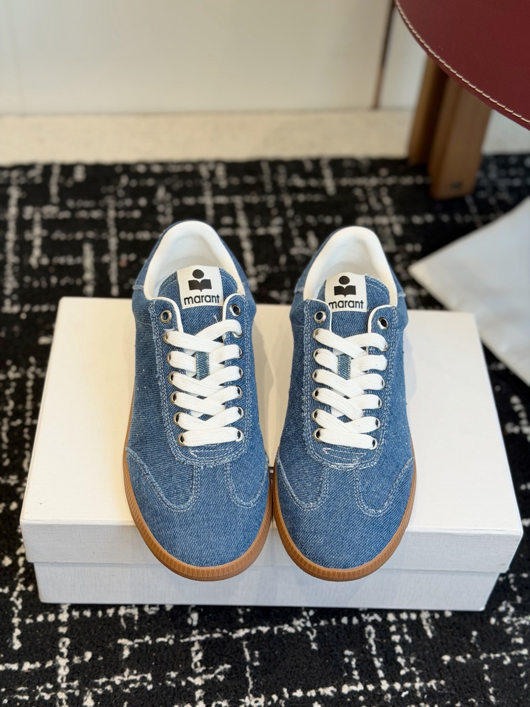 代购级ISABEL.MARANT 伊莎贝尔·玛兰 26ss 新款魔术贴德训鞋以打破常规的不羁风格展现生活