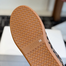 代购级ISABEL.MARANT 伊莎贝尔·玛兰 26ss 新款魔术贴德训鞋以打破常规的不羁风格展现生活 代购级ISABEL.MARANT 伊莎贝尔·玛兰 26ss 新款魔术贴德训鞋以打破常规的不羁风格展现生活