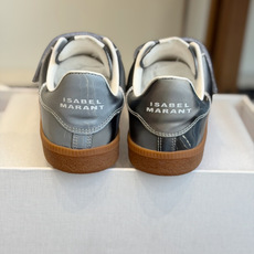 代购级ISABEL.MARANT 伊莎贝尔·玛兰 26ss 新款魔术贴德训鞋以打破常规的不羁风格展现生活 代购级ISABEL.MARANT 伊莎贝尔·玛兰 26ss 新款魔术贴德训鞋以打破常规的不羁风格展现生活