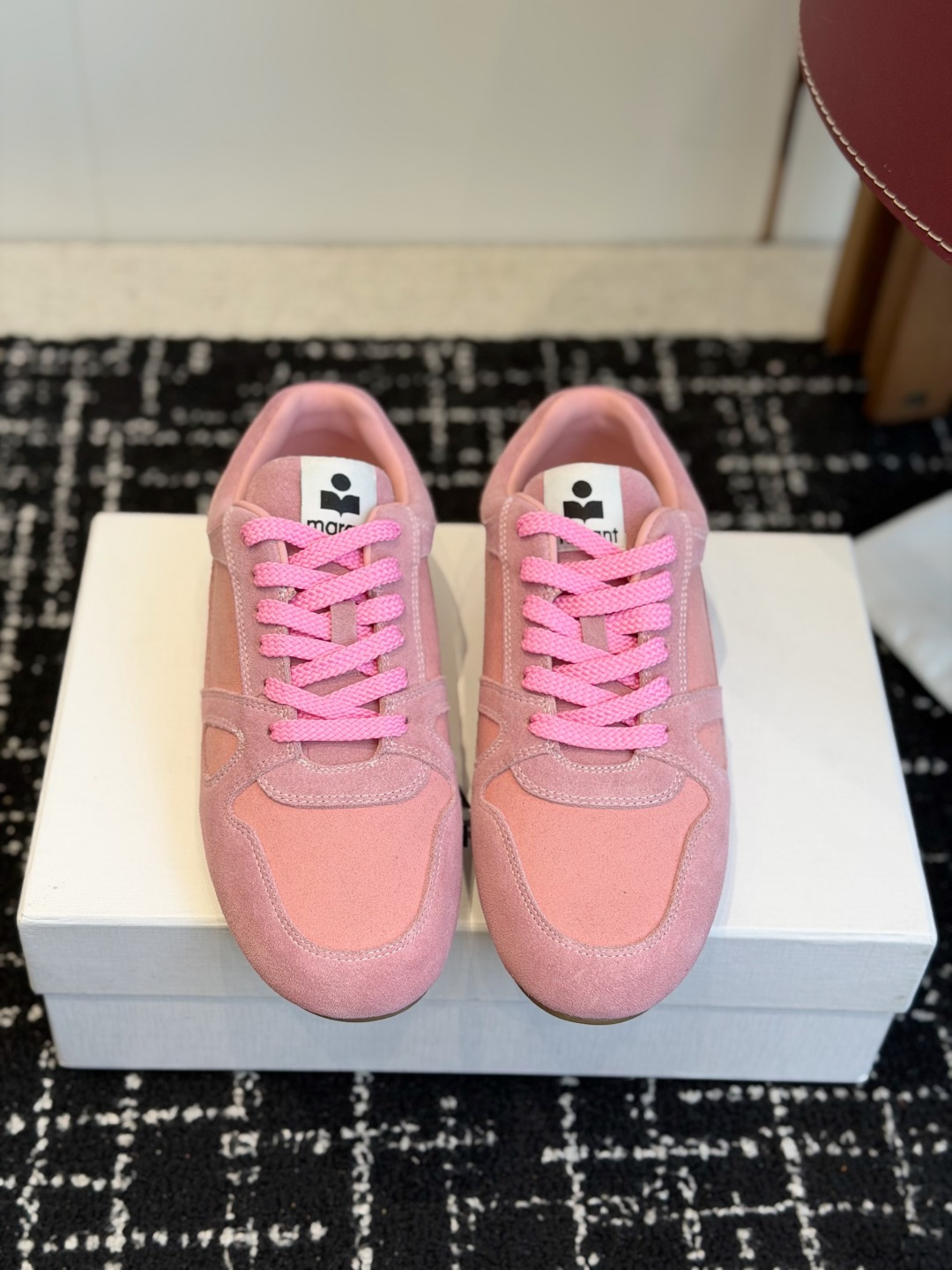 代购级ISABEL.MARANT 伊莎贝尔·玛兰 26ss 新款魔术贴德训鞋以打破常规的不羁风格展现生活