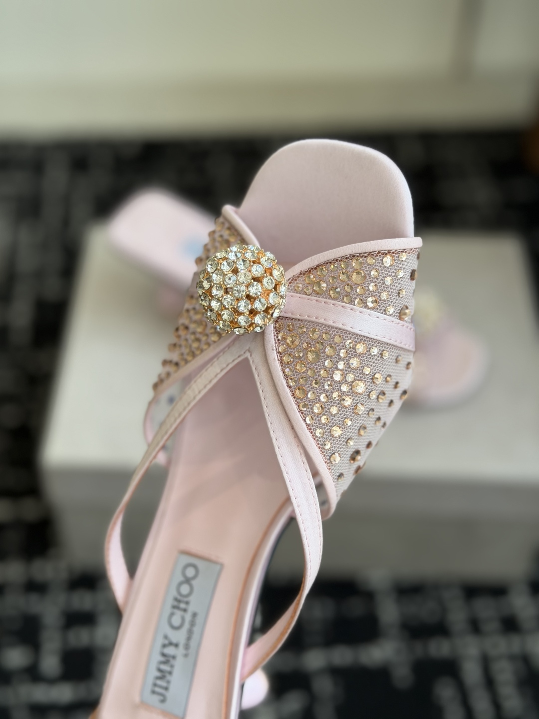代购级Jimmy Choo 26ss 春夏 系列JC新款 高跟拖鞋 凉鞋模糊鞋履与珠宝配饰之间的界线 鲜