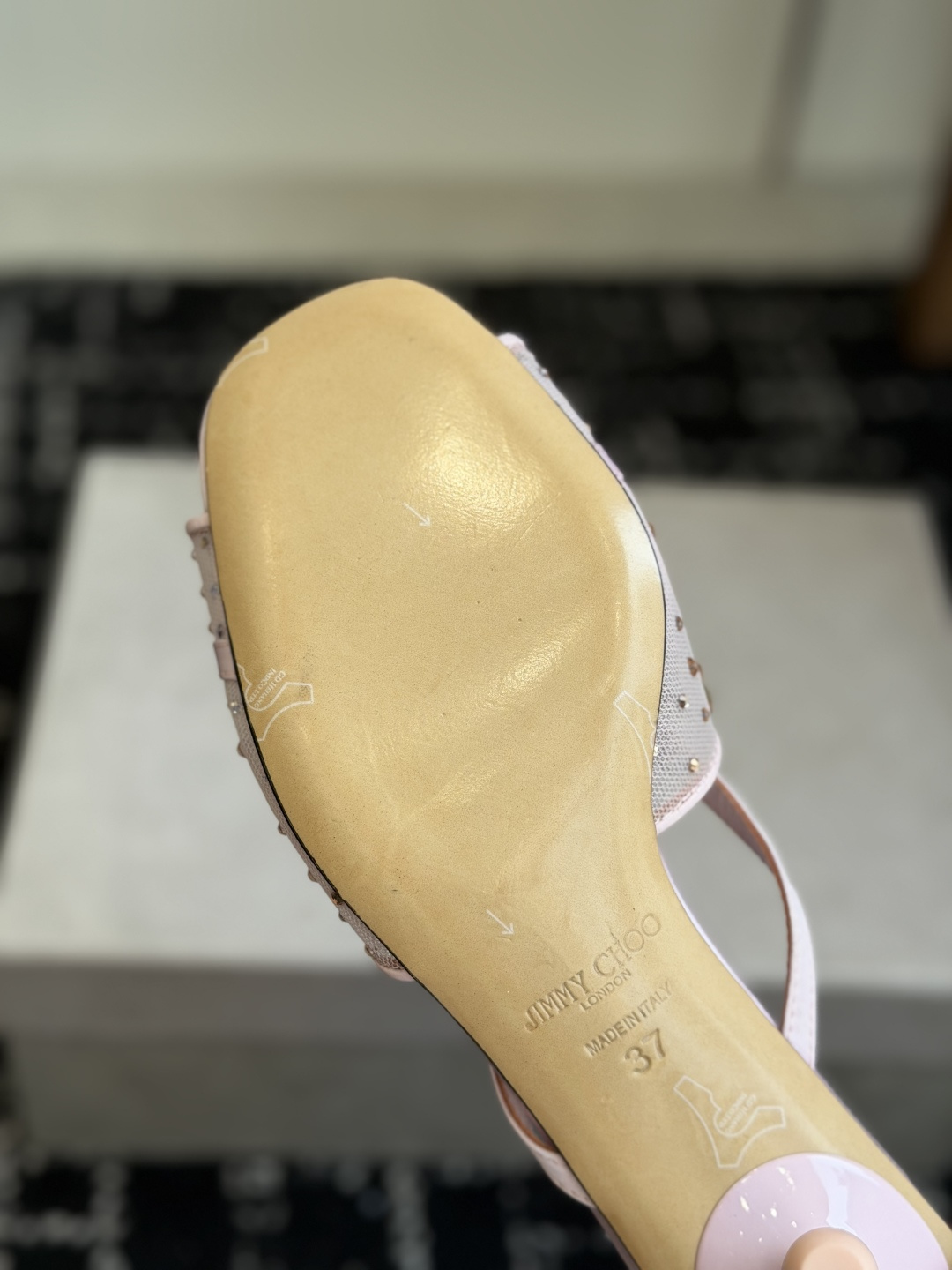 代购级Jimmy Choo 26ss 春夏 系列JC新款 高跟拖鞋 凉鞋模糊鞋履与珠宝配饰之间的界线 鲜