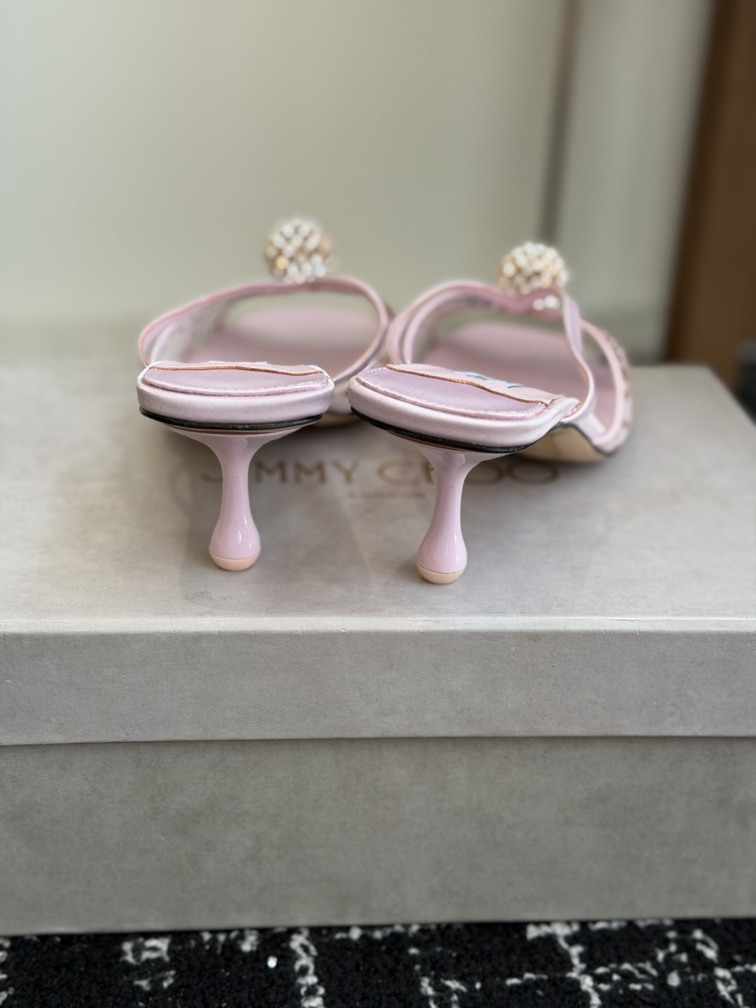 代购级Jimmy Choo 26ss 春夏 系列JC新款 高跟拖鞋 凉鞋模糊鞋履与珠宝配饰之间的界线 鲜