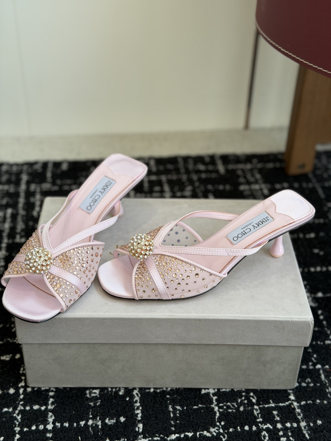 代购级Jimmy Choo 26ss 春夏 系列JC新款 高跟拖鞋 凉鞋模糊鞋履与珠宝配饰之间的界线 鲜