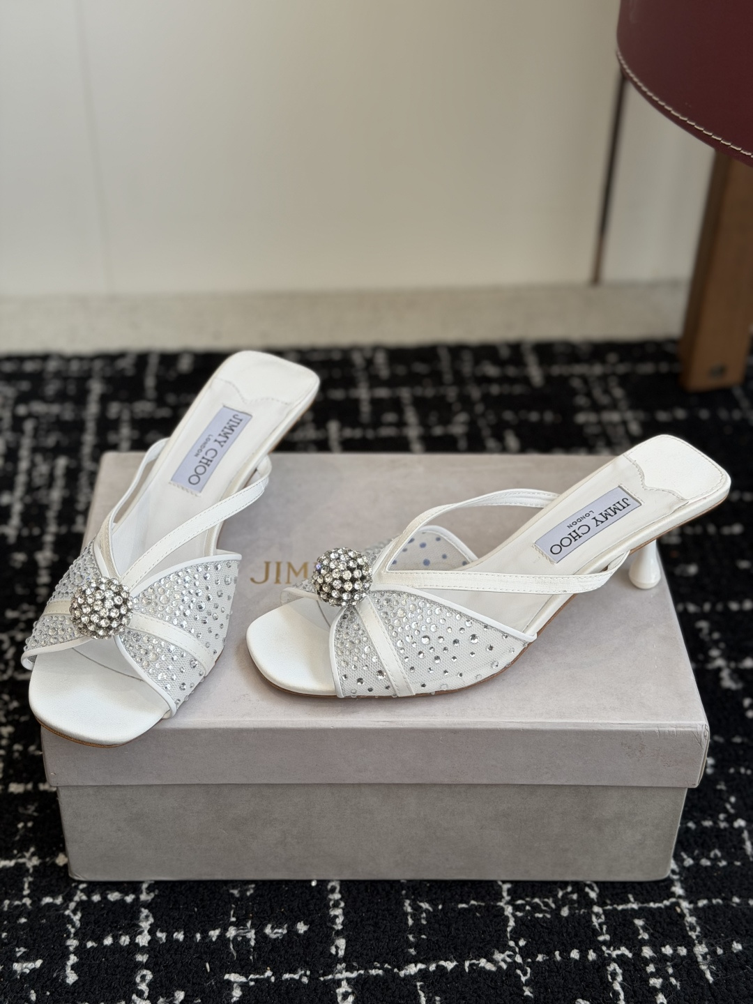 代购级Jimmy Choo 26ss 春夏 系列JC新款 高跟拖鞋 凉鞋模糊鞋履与珠宝配饰之间的界线 鲜