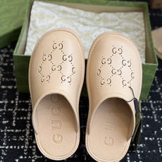代购级Gucci 古驰26 ss 春夏爆款松糕凉拖系列… GUCCI松糕半拖,摇摇防滑厚底2026夏季新 代购级Gucci 古驰26 ss 春夏爆款松糕凉拖系列… GUCCI松糕半拖,摇摇防滑厚底2026夏季新