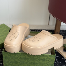 代购级Gucci 古驰26 ss 春夏爆款松糕凉拖系列… GUCCI松糕半拖,摇摇防滑厚底2026夏季新 代购级Gucci 古驰26 ss 春夏爆款松糕凉拖系列… GUCCI松糕半拖,摇摇防滑厚底2026夏季新