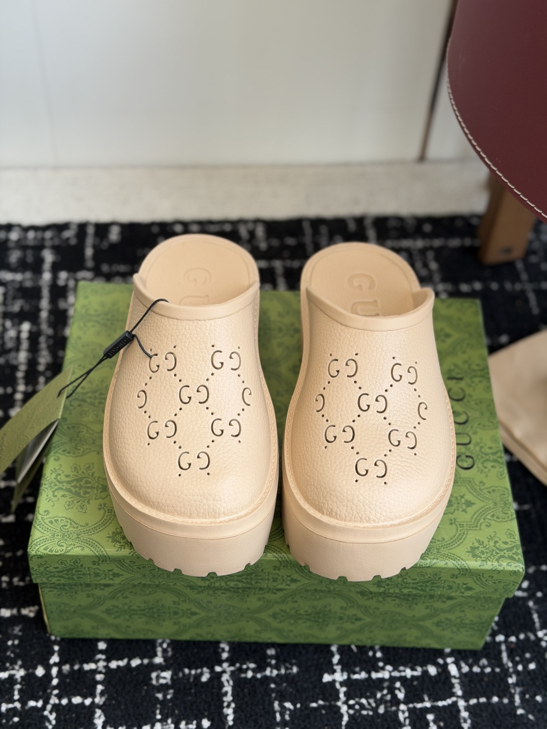 代购级Gucci 古驰26 ss 春夏爆款松糕凉拖系列… GUCCI松糕半拖，摇摇防滑厚底2026夏季新